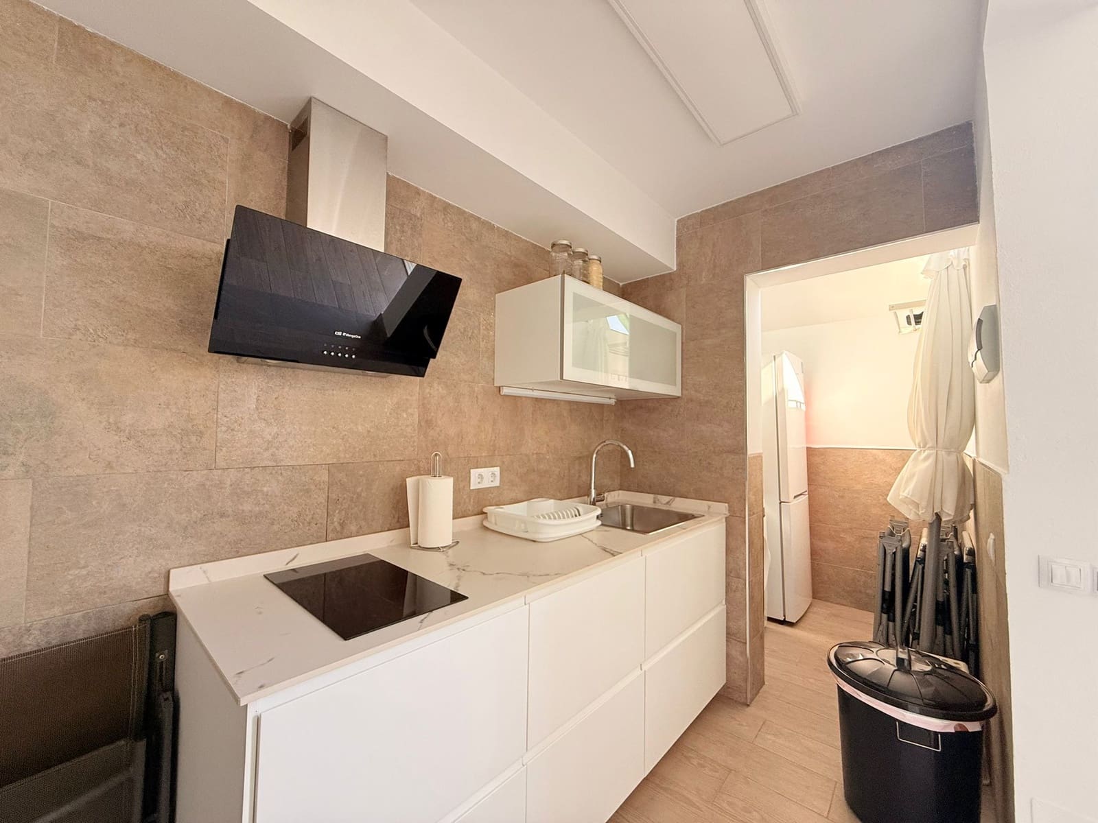 1 Zimmer Apartment zu vermieten in Sonneland mit Pool - 1.500 € (Ref: 9486601)