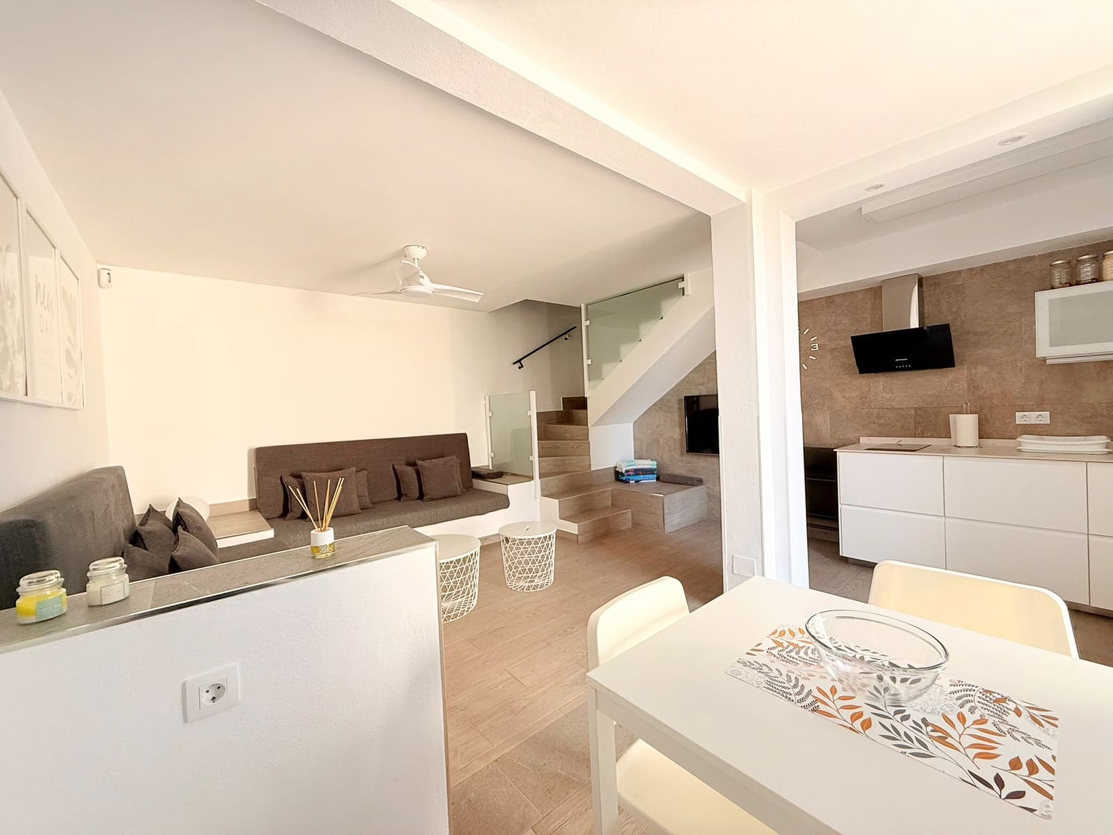 1 Zimmer Apartment zu vermieten in Sonneland mit Pool - 1.500 € (Ref: 9486601)