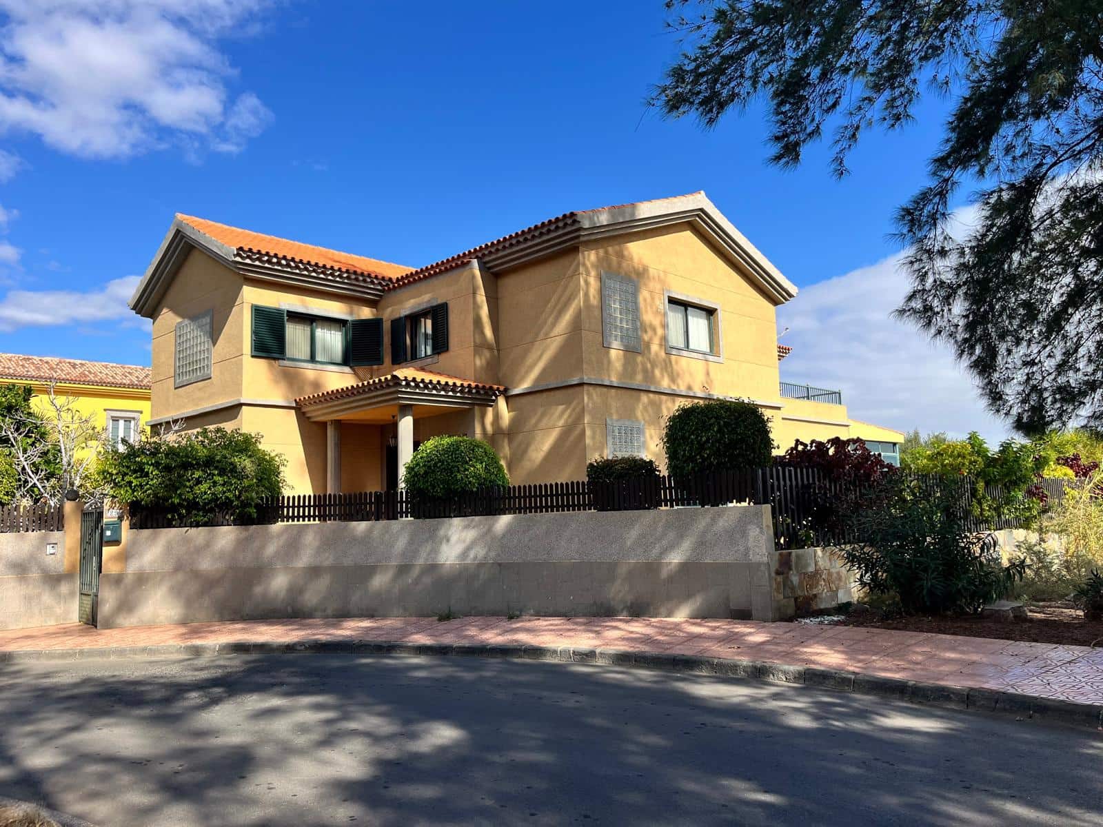 5 slaapkamer Villa te koop in Meloneras met zwembad garage - € 1.950.000 (Ref: 9521325)