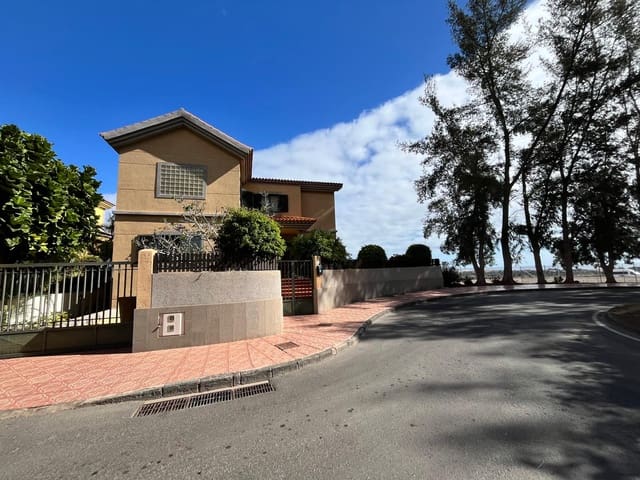 5 slaapkamer Villa te koop in Meloneras, San Bartolomé de Tirajana met zwembad garage - € 1.950.000 (Ref: 9521325)