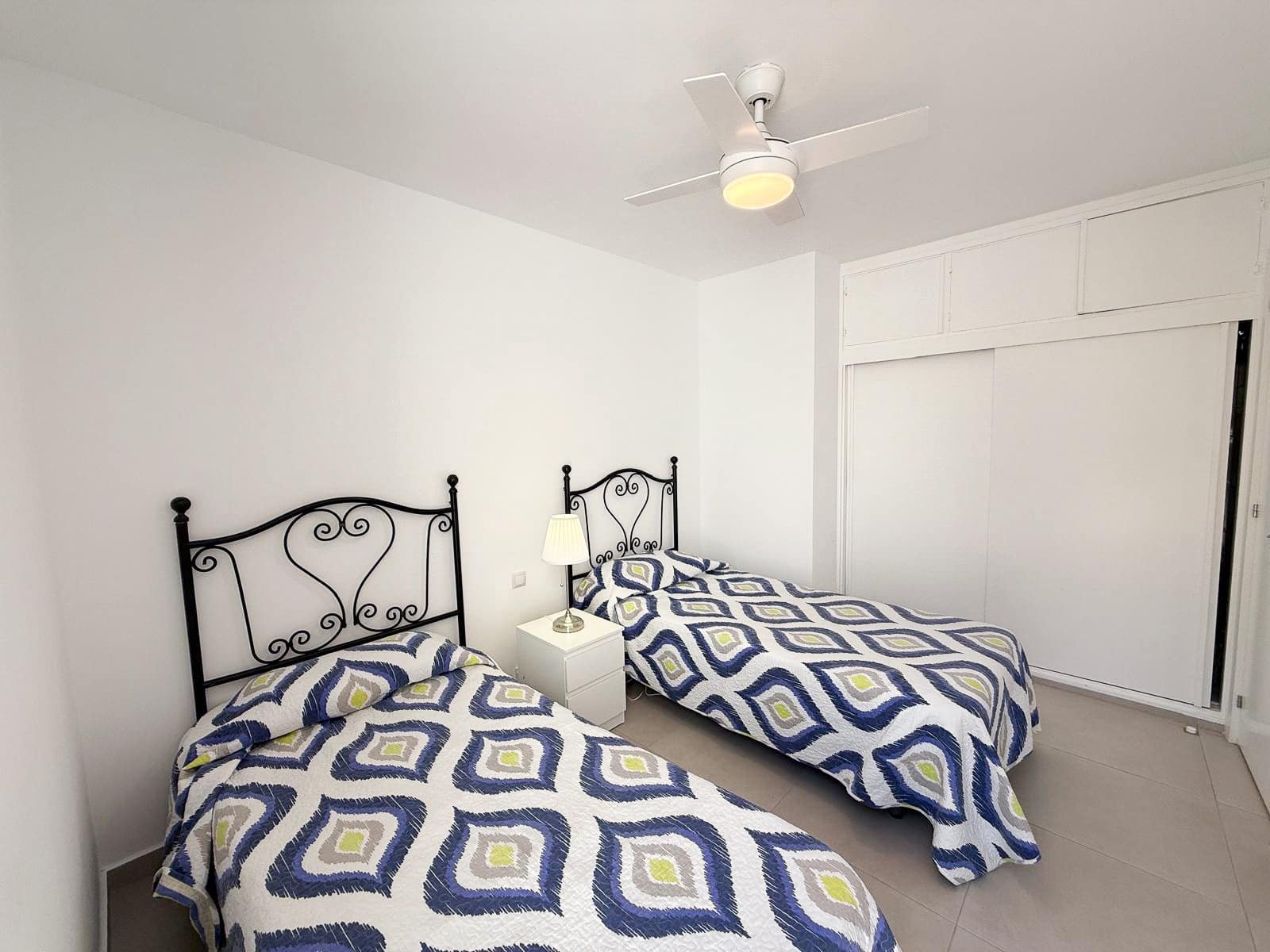 1 sypialnia Apartament do wynajęcia w Puerto Rico z basenem - 1 300 € (Ref: 9707612)