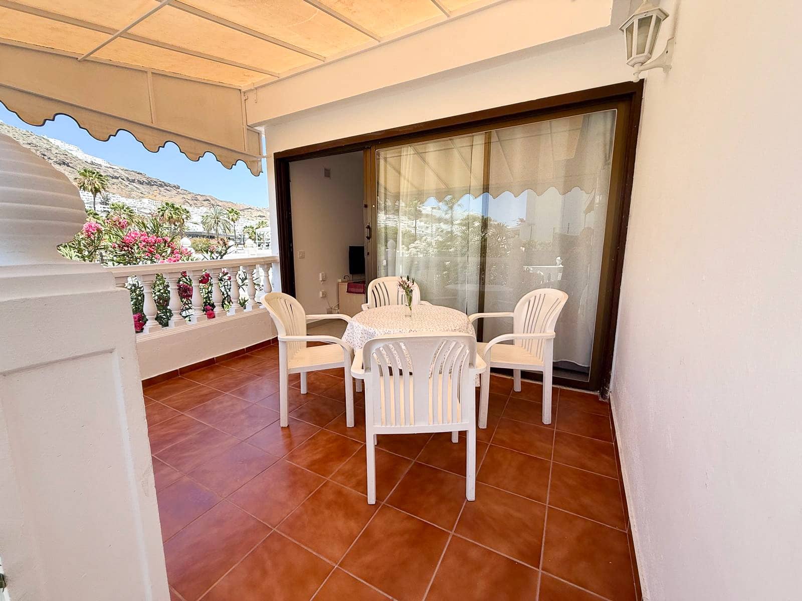 1 sypialnia Apartament do wynajęcia w Puerto Rico z basenem - 1 300 € (Ref: 9707612)