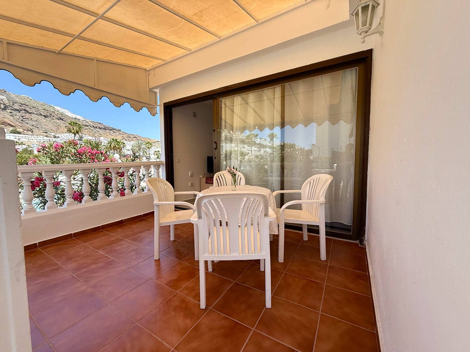 1 sypialnia Apartament do wynajęcia w Puerto Rico z basenem - 1 300 € (Ref: 9707612)