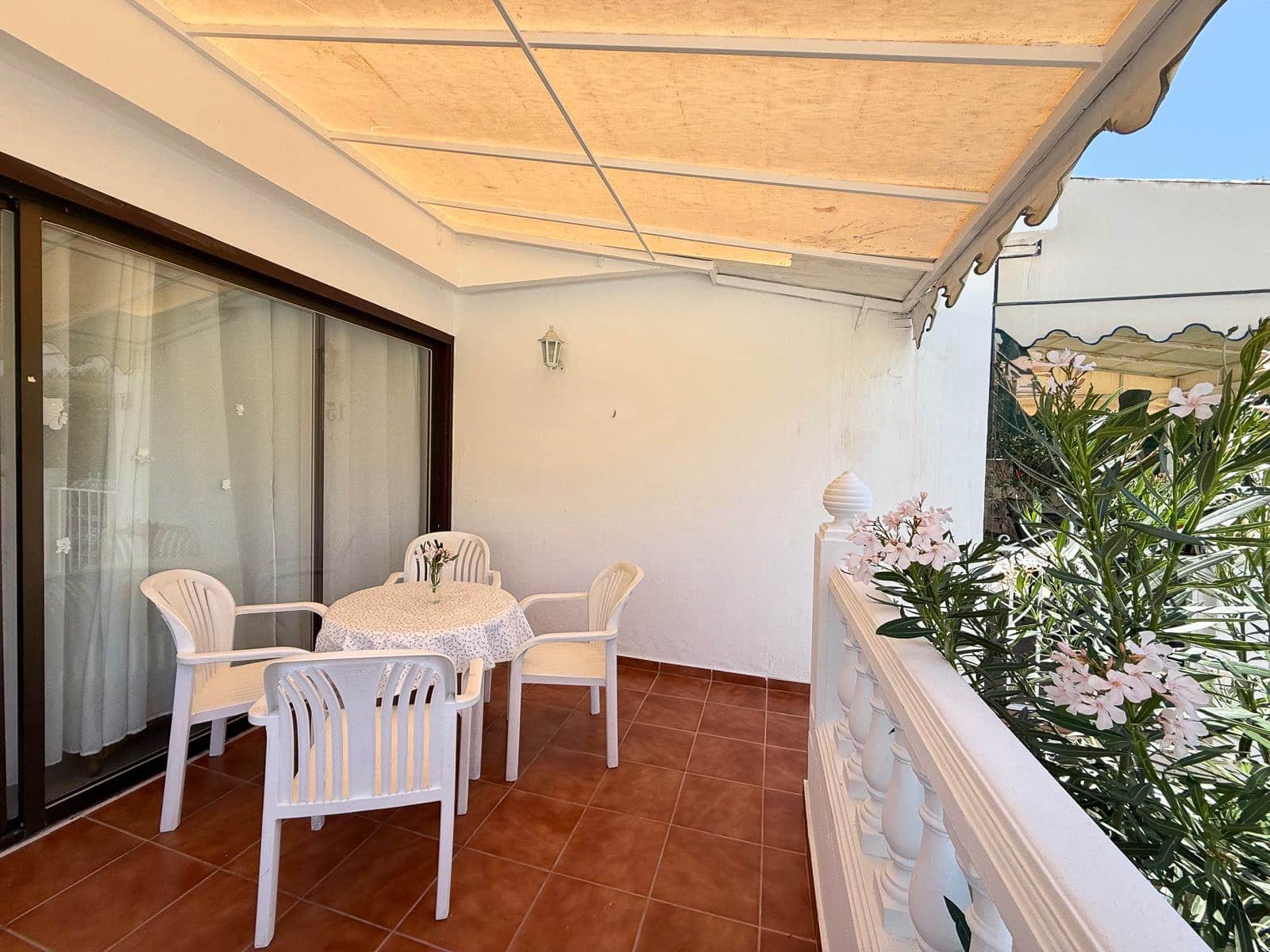 1 sypialnia Apartament do wynajęcia w Puerto Rico z basenem - 1 300 € (Ref: 9707612)