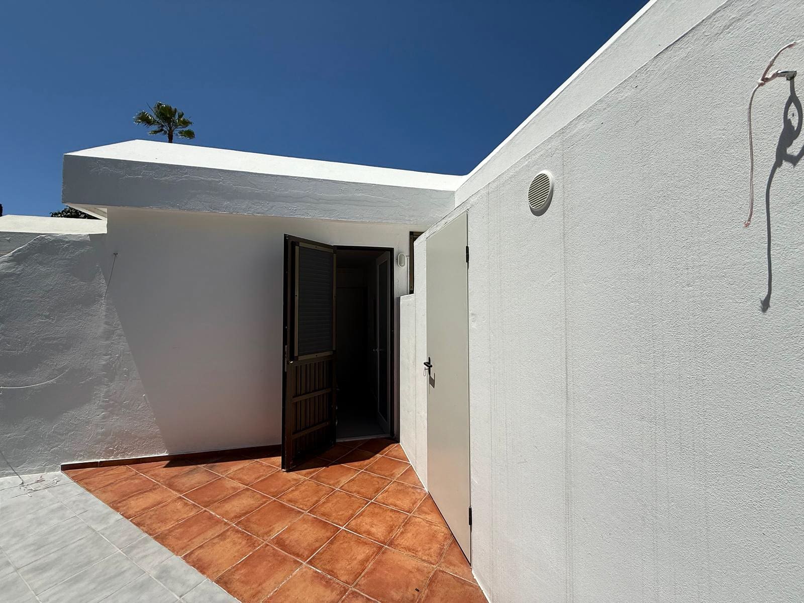 1 sypialnia Apartament do wynajęcia w Puerto Rico z basenem - 1 300 € (Ref: 9707612)