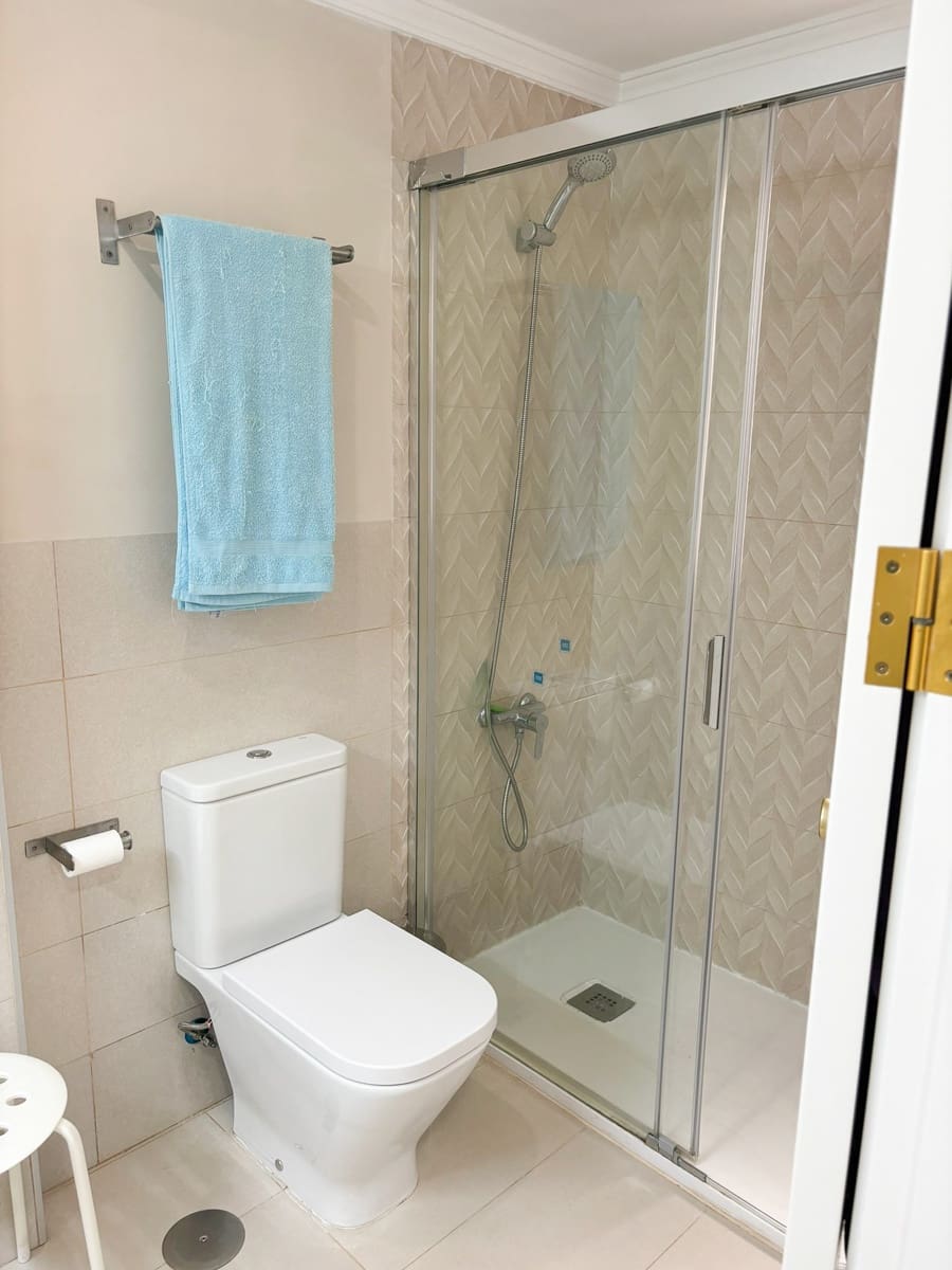 2 bedroom Apartment for rent in Playa de Salinetas - € 950 (Ref: 9712005)