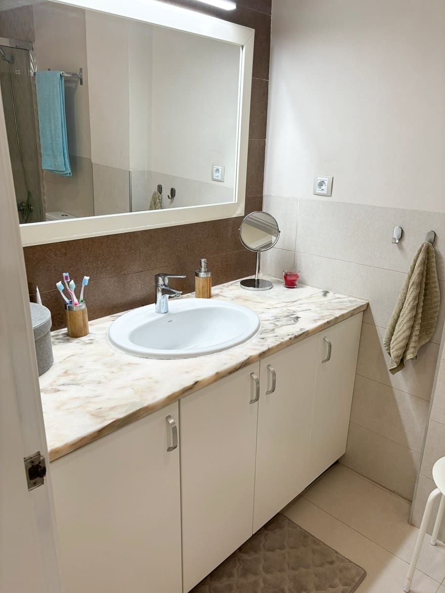 2 bedroom Apartment for rent in Playa de Salinetas - € 950 (Ref: 9712005)