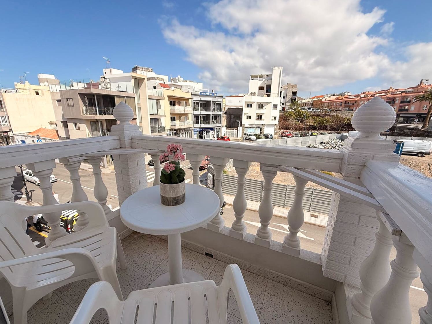 2 bedroom Apartment for rent in Arguineguin - € 850 (Ref: 9730229)