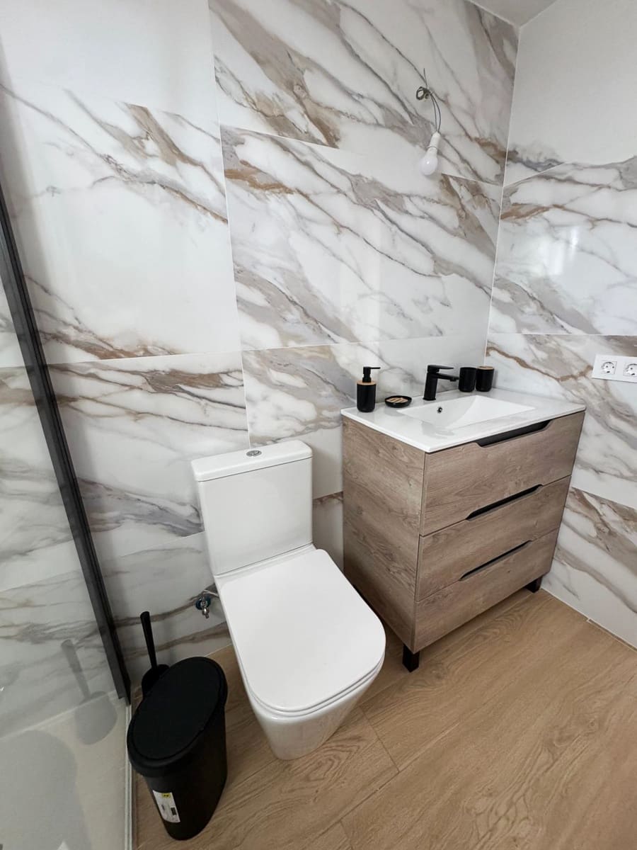 2 makuuhuone Rivitalo vuokrattavana paikassa Sonneland mukana uima-altaan 
autotalli - 1 350 € (Ref: 9764930)