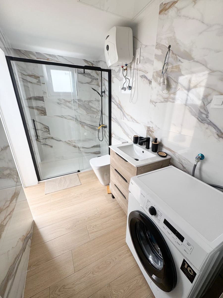 2 makuuhuone Rivitalo vuokrattavana paikassa Sonneland mukana uima-altaan 
autotalli - 1 350 € (Ref: 9764930)