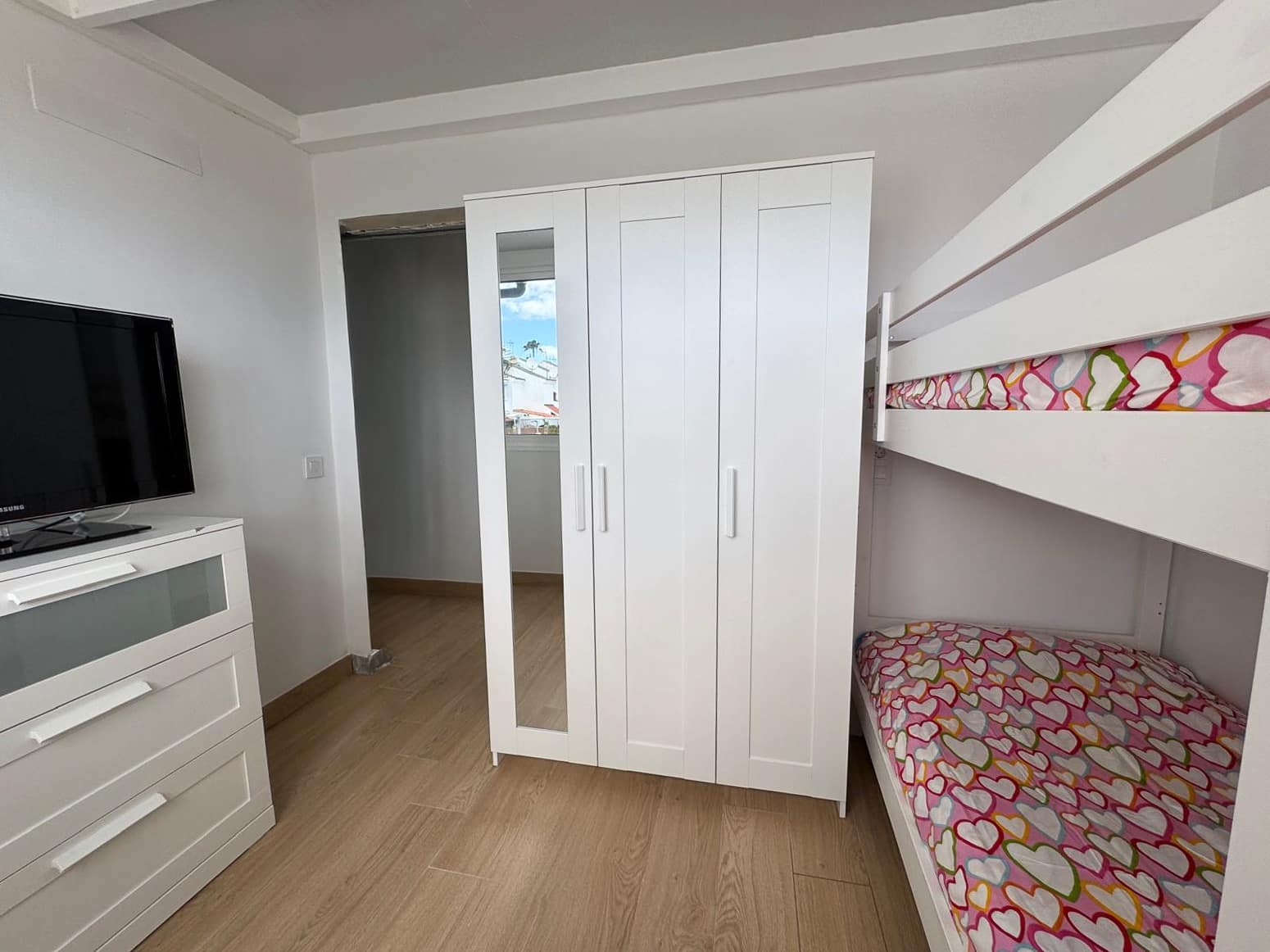 2 makuuhuone Rivitalo vuokrattavana paikassa Sonneland mukana uima-altaan 
autotalli - 1 350 € (Ref: 9764930)