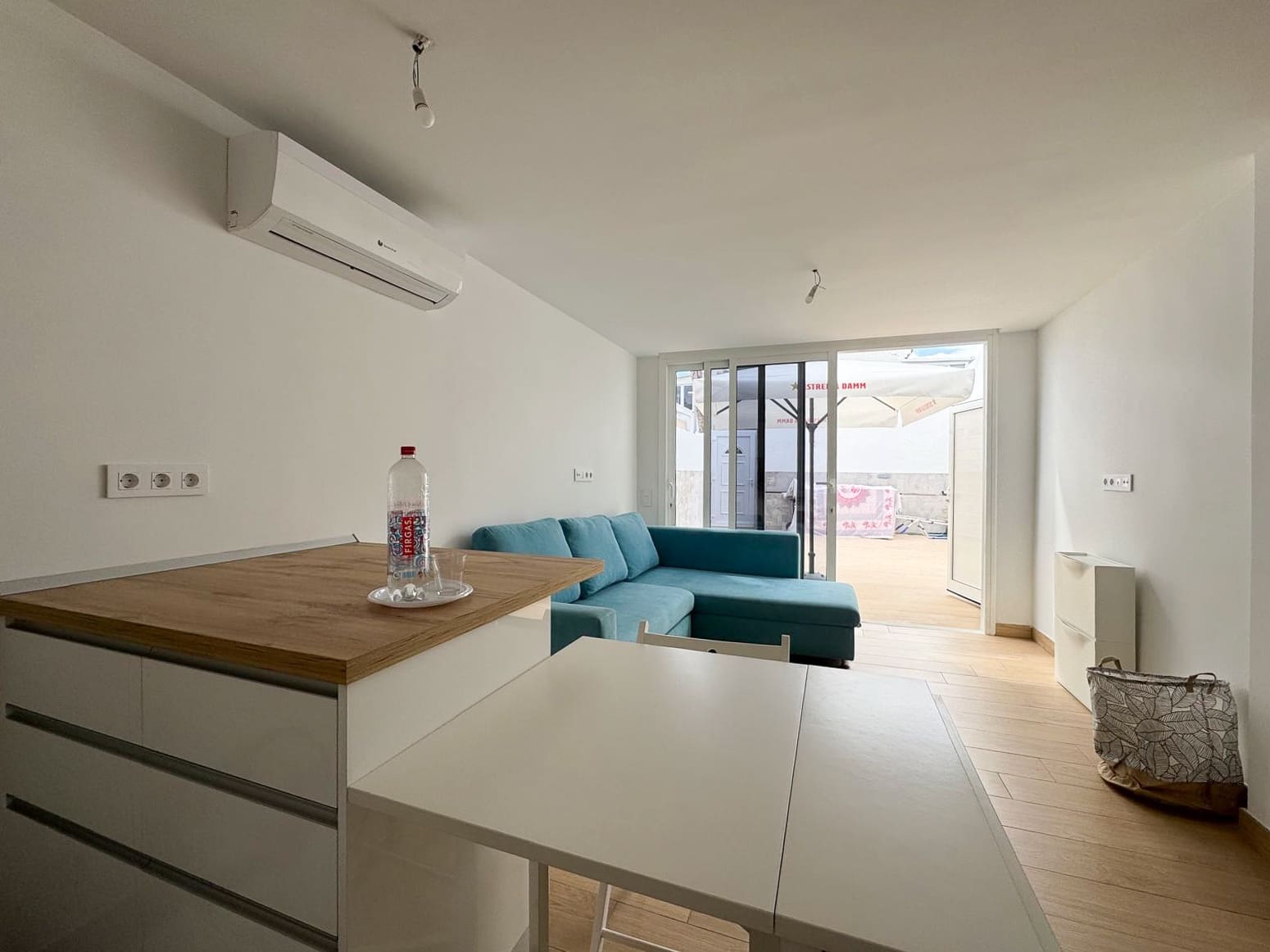 2 makuuhuone Rivitalo vuokrattavana paikassa Sonneland mukana uima-altaan 
autotalli - 1 350 € (Ref: 9764930)