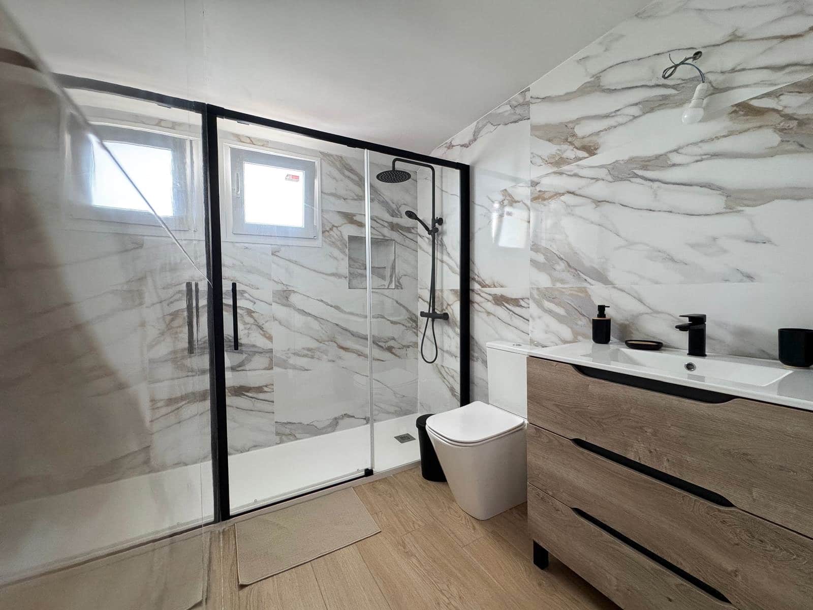 2 makuuhuone Rivitalo vuokrattavana paikassa Sonneland mukana uima-altaan 
autotalli - 1 350 € (Ref: 9764930)