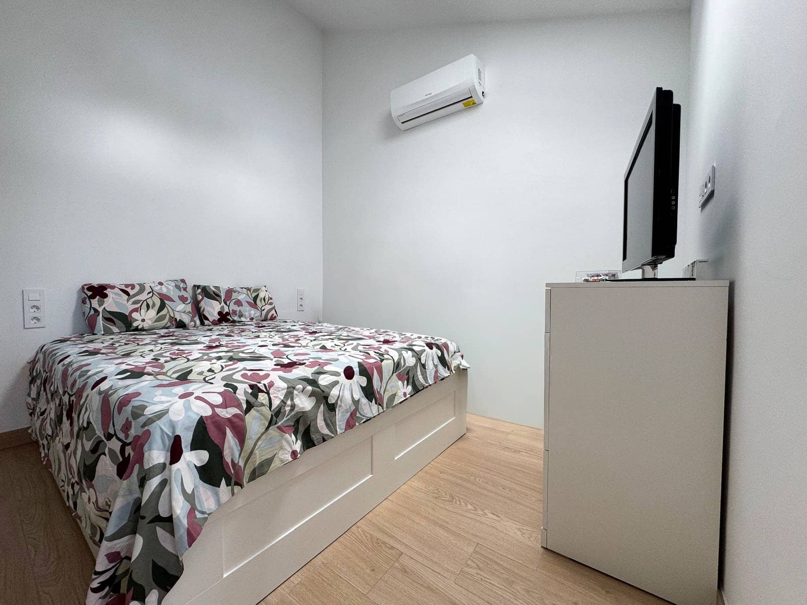 2 makuuhuone Rivitalo vuokrattavana paikassa Sonneland mukana uima-altaan 
autotalli - 1 350 € (Ref: 9764930)