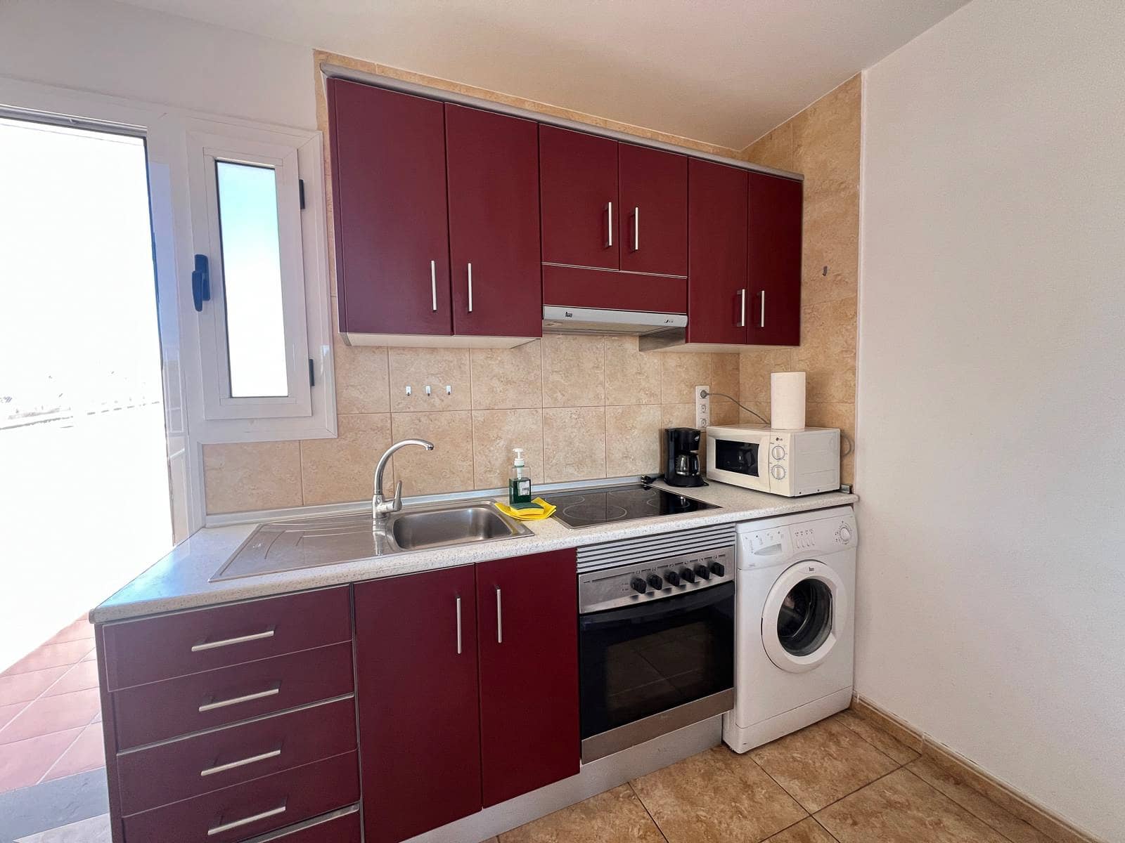 2 bedroom Apartment for rent in Arguineguin with pool - € 1,350 (Ref: 9765301)