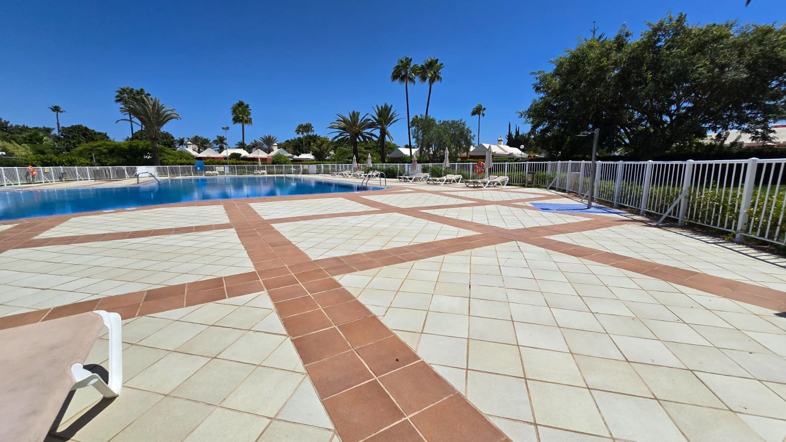 3 sypialnia Bungalow do wynajęcia w Maspalomas z basenem - 1 800 € (Ref: 9821855)