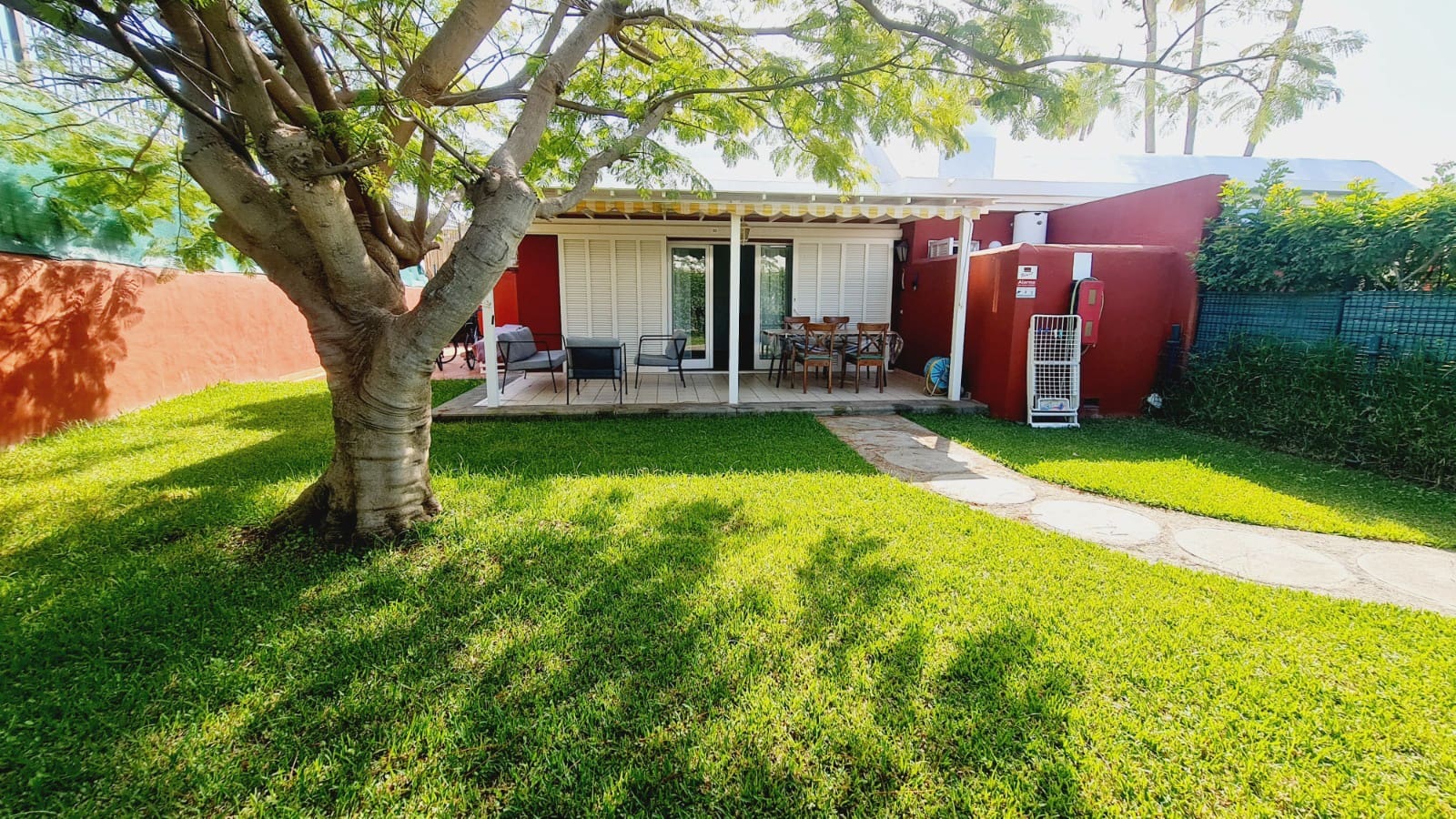 3 sypialnia Bungalow do wynajęcia w Maspalomas z basenem - 1 800 € (Ref: 9821855)