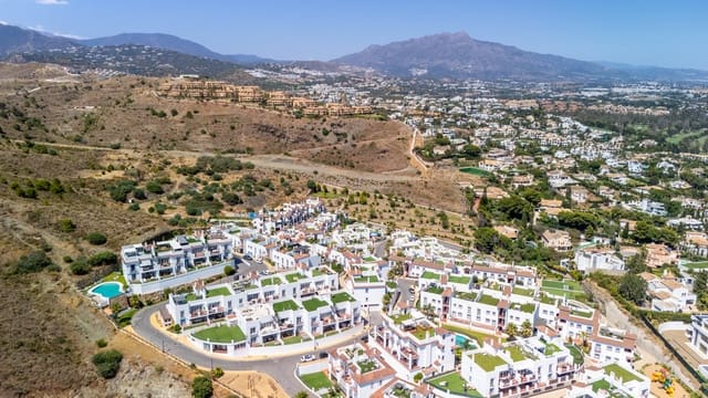 3 sovrum Lägenhet till salu i El Paraíso, Benahavís med pool garage - 670 000 € (Ref: 9953643)