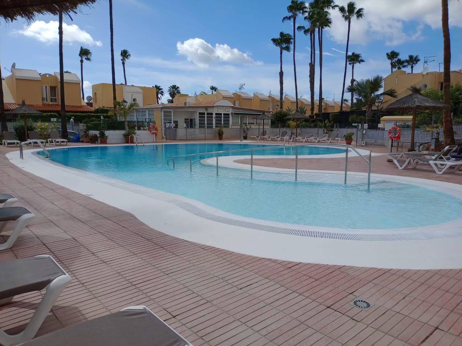 1 bedroom Apartment for rent in Sonneland with pool - € 1,100 (Ref: 9954660)