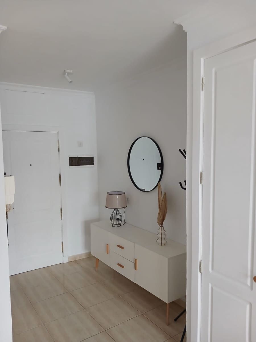 Studio for rent in Las Palmas de Gran Canaria with pool - € 850 (Ref: 9955456)