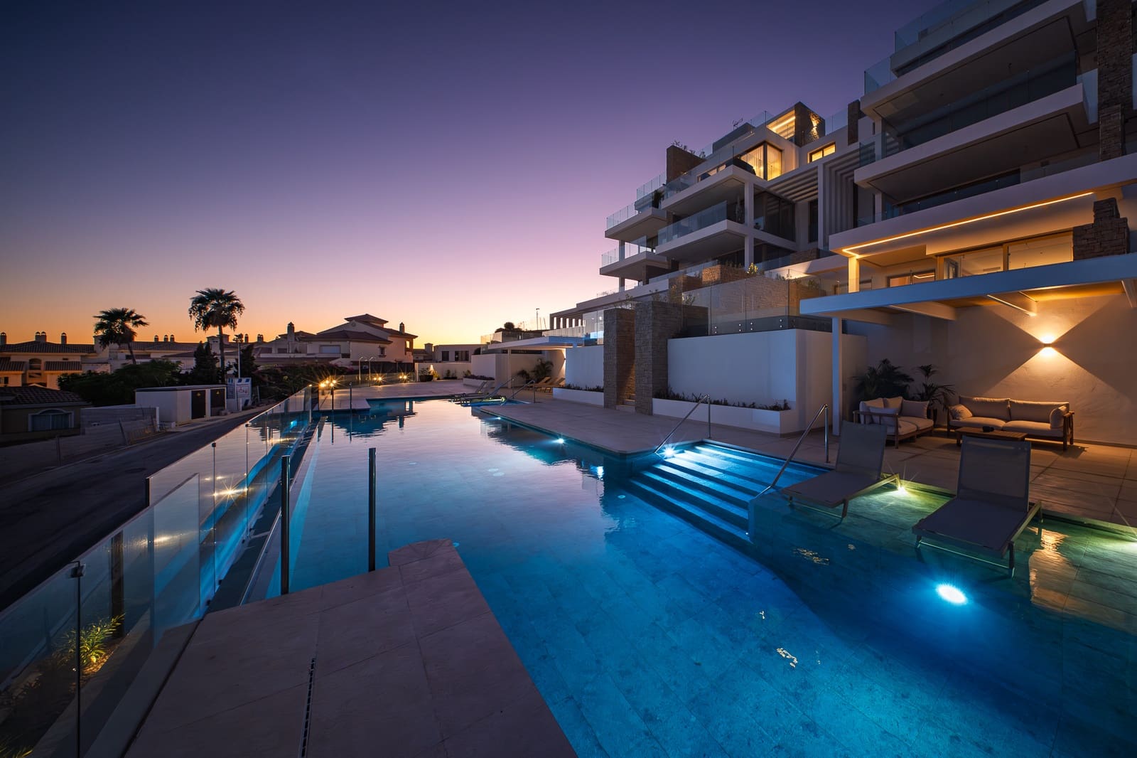 2 soverom Leilighet til salgs i Riviera del Sol med svømmebasseng garasje - € 815 000 (Ref: 9995207)