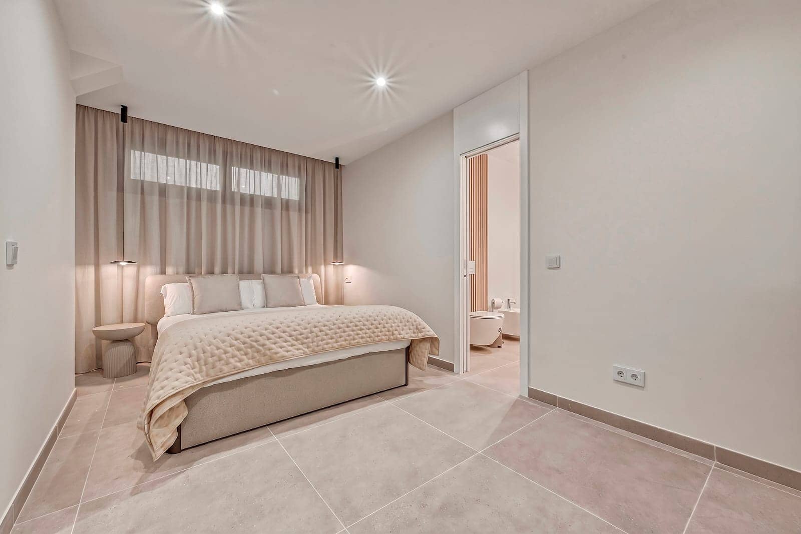 3 sovrum Lägenhet att hyra i Riviera del Sol med pool garage - 4 000 € (Ref: 9995433)