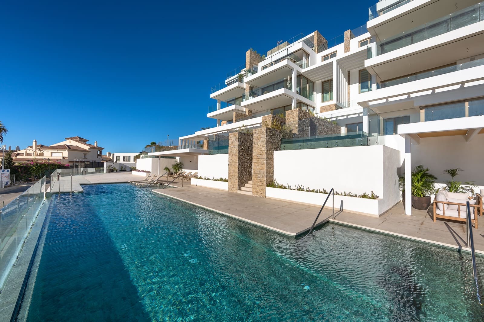 3 sovrum Lägenhet att hyra i Riviera del Sol med pool garage - 4 000 € (Ref: 9995433)