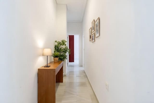 2 soverom Leilighet til salgs i Sevilla by med garasje - € 320 000 (Ref: 10049426)
