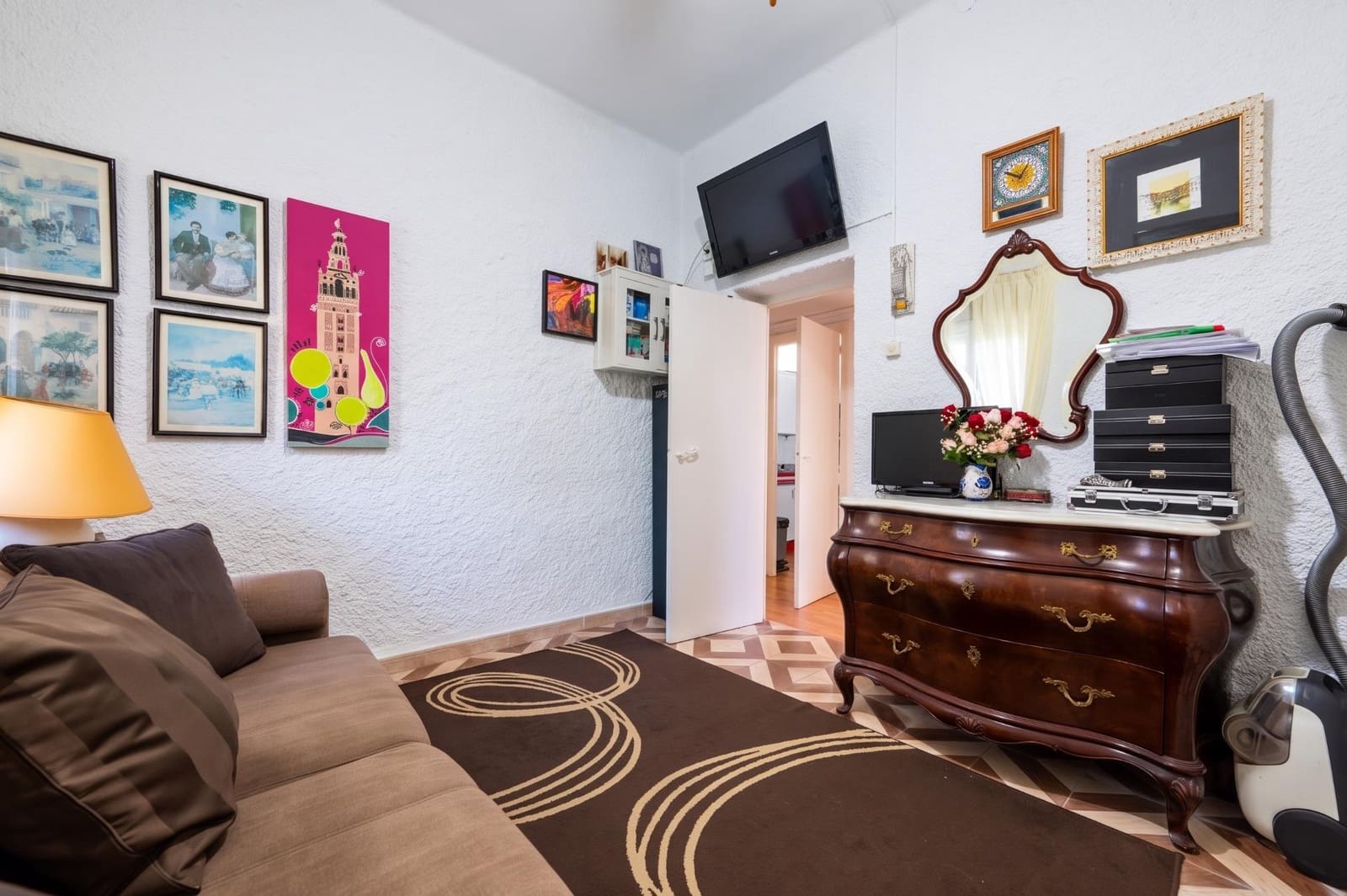 3 bedroom Villa for sale in Espartinas with pool - € 399,900 (Ref: 10089825)