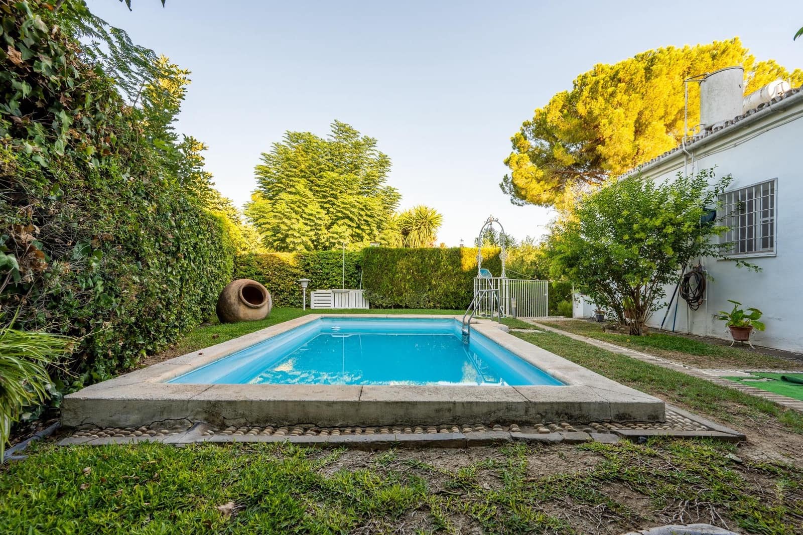 3 bedroom Villa for sale in Espartinas with pool - € 399,900 (Ref: 10089825)