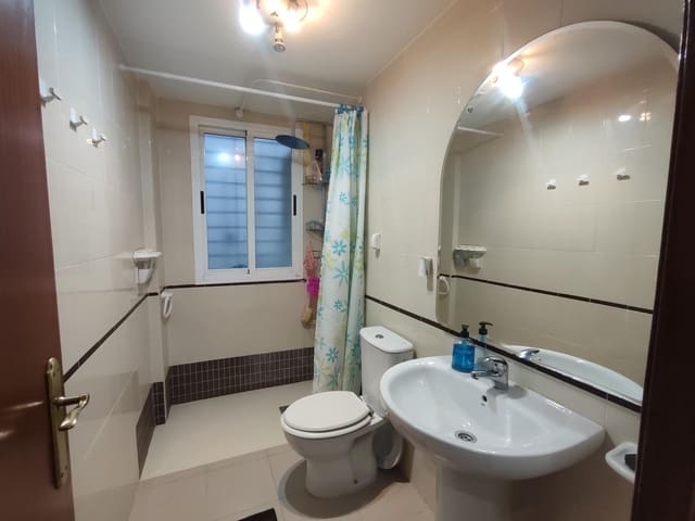 2 bedroom Flat for sale in Dos Hermanas with garage - € 185,000 (Ref: 10109796)