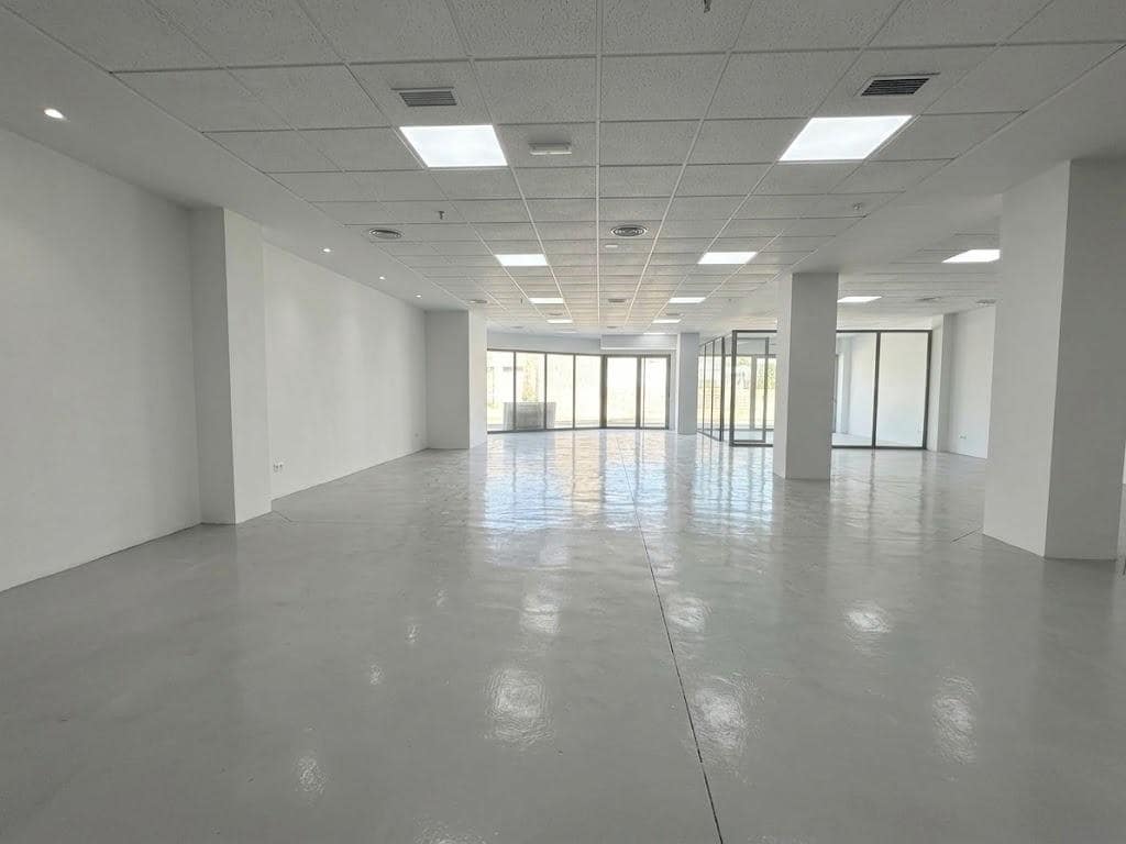 Commerciale in vendita in Tomares - 300.000 € (Rif: 10161602)