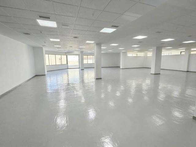 Commerciale in vendita in Tomares - 300.000 € (Rif: 10161602)