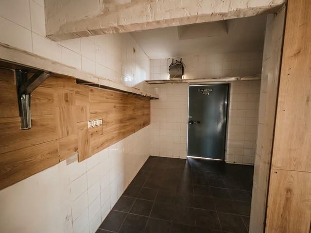 3 soveværelse Erhverv til salg i Dos Hermanas - € 200.000 (Ref: 10161603)