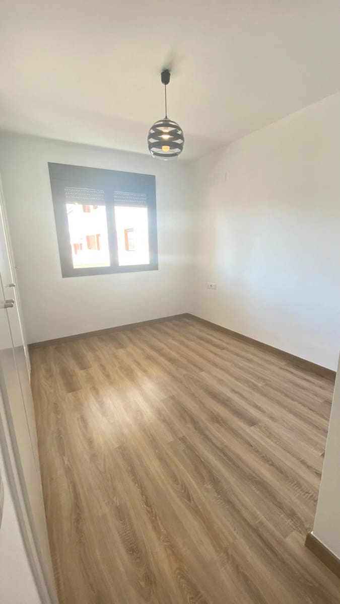 2 bedroom Flat for rent in Dos Hermanas with pool - € 950 (Ref: 10166793)