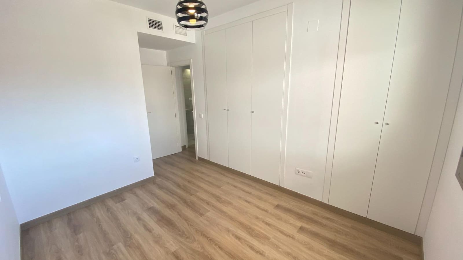 2 bedroom Flat for rent in Dos Hermanas with pool - € 950 (Ref: 10166793)