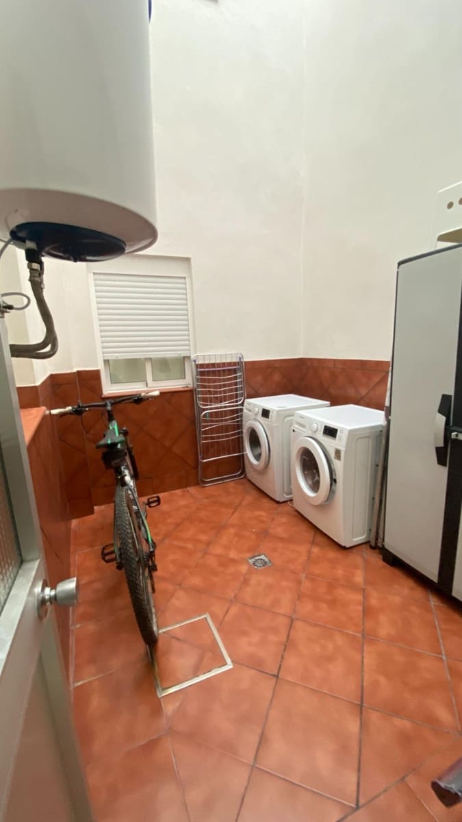 3 makuuhuone Omakotitalo myytävänä paikassa Sevilla kaupunki - 210 000 € (Ref: 10185064)