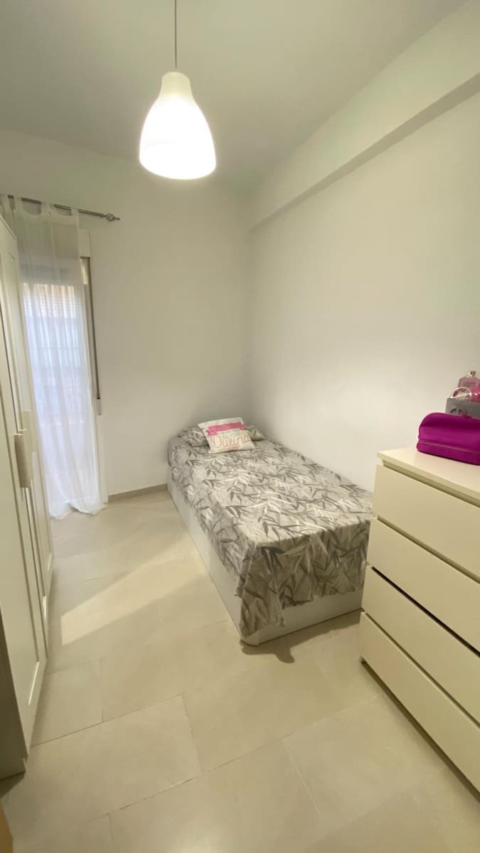 3 makuuhuone Omakotitalo myytävänä paikassa Sevilla kaupunki - 210 000 € (Ref: 10185064)