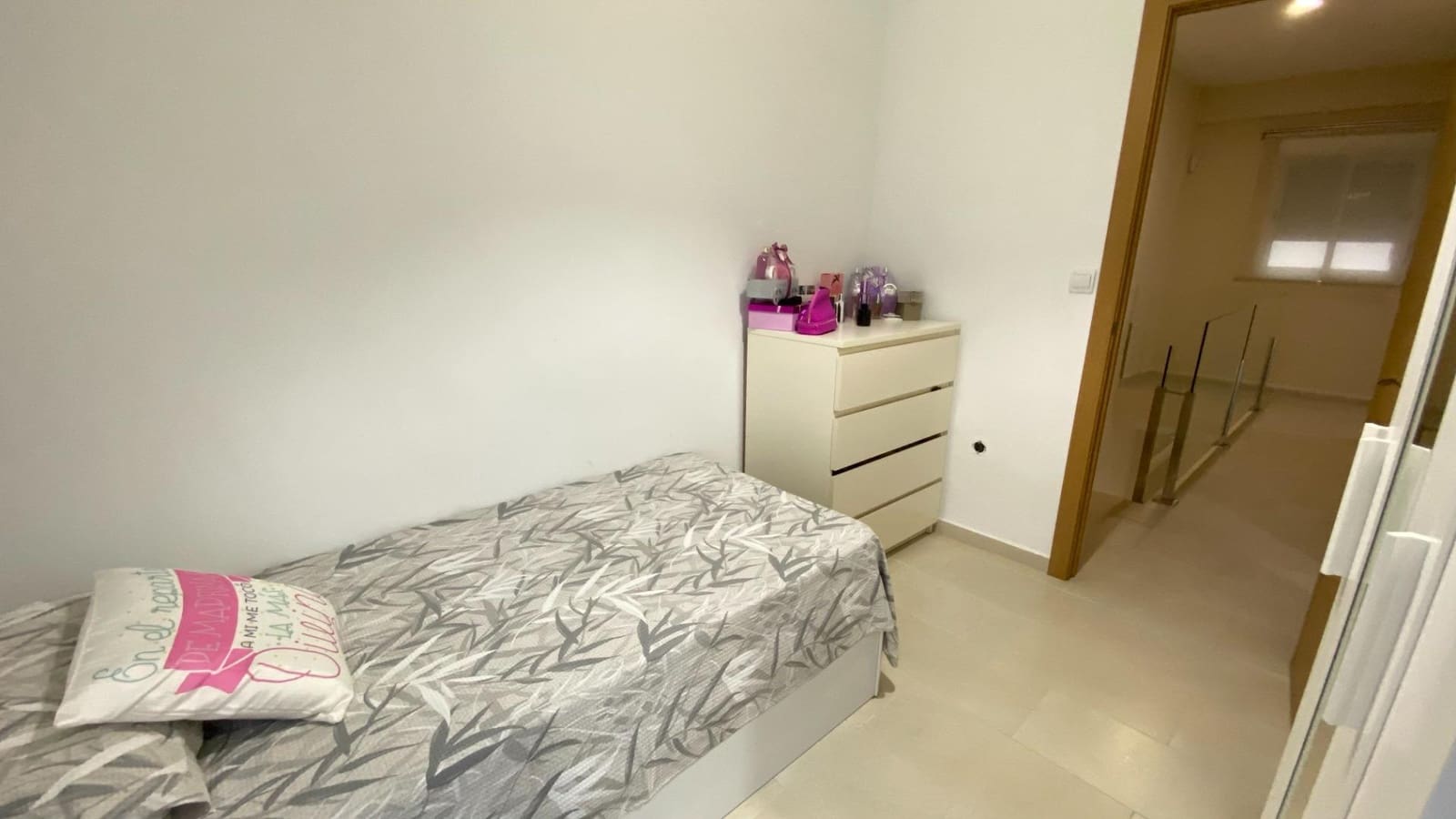 3 makuuhuone Omakotitalo myytävänä paikassa Sevilla kaupunki - 210 000 € (Ref: 10185064)