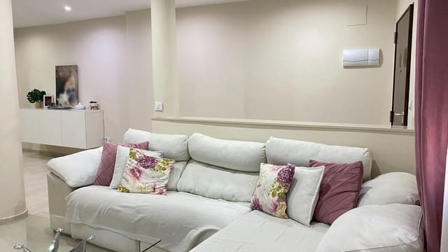 3 makuuhuone Omakotitalo myytävänä paikassa Sevilla kaupunki - 210 000 € (Ref: 10185064)