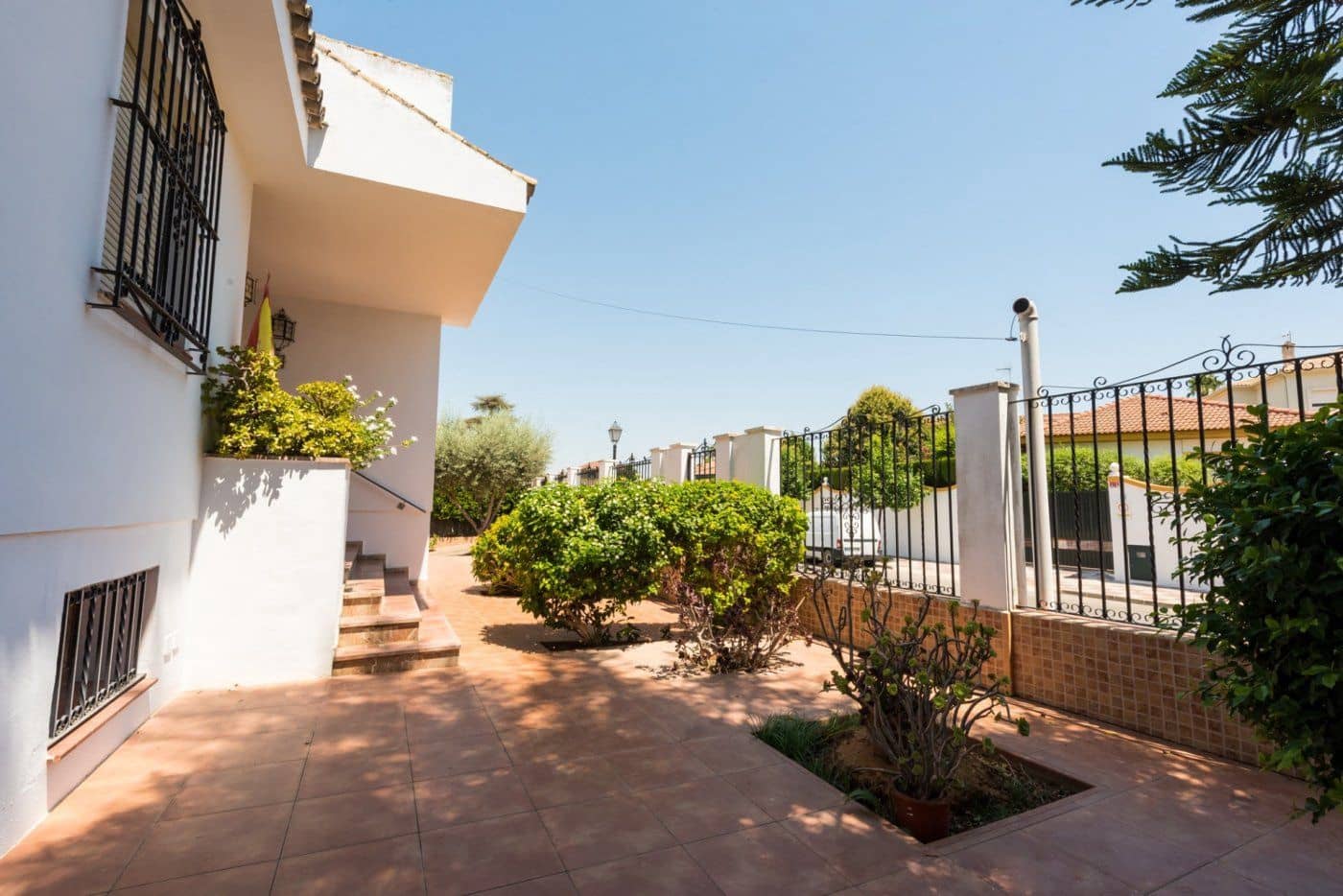 7 bedroom Villa for sale in Tomares with pool garage - € 690,000 (Ref: 7763700)