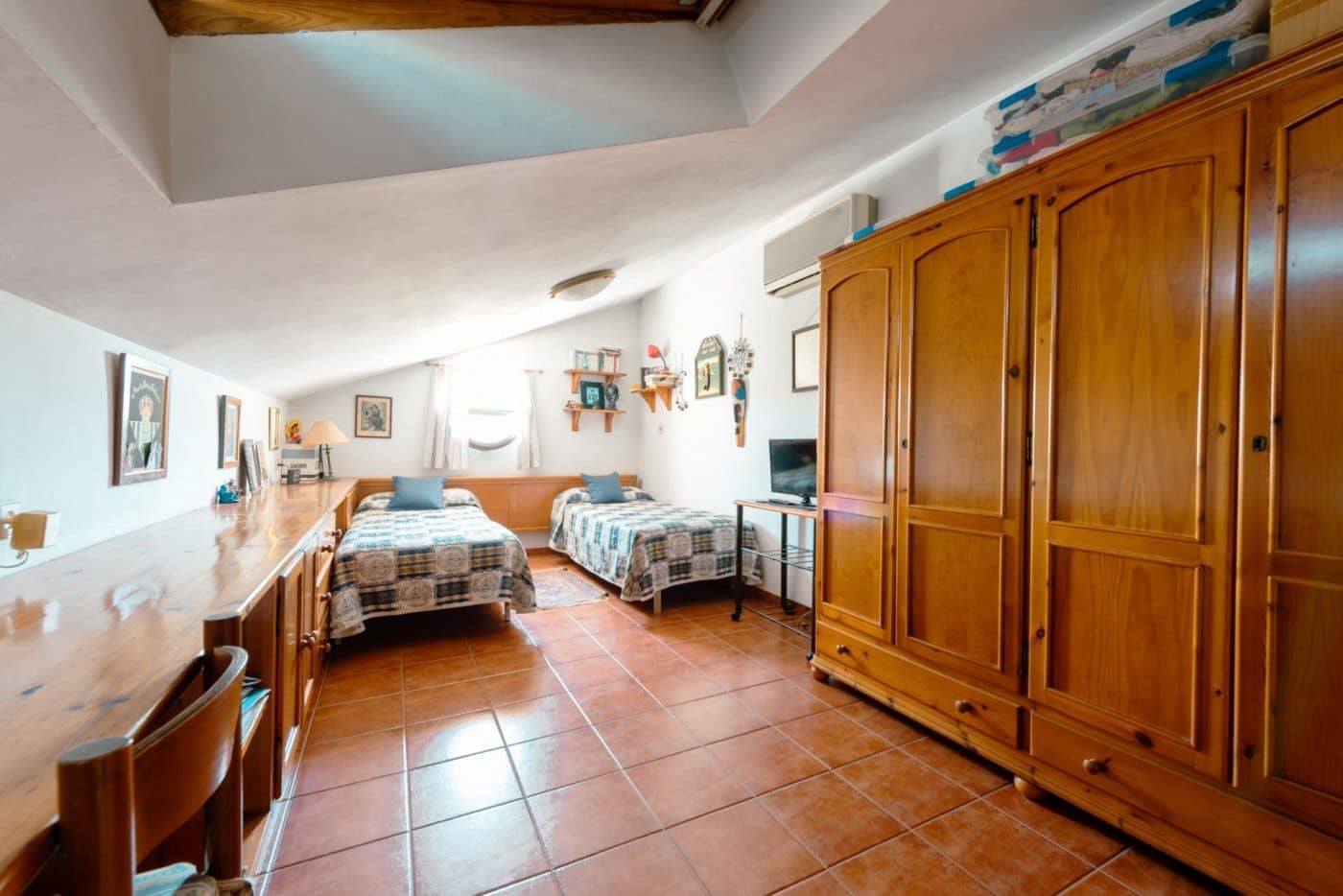 Chalet de 7 habitaciones en Tomares en venta con piscina garaje - 690.000 € (Ref: 7763700)