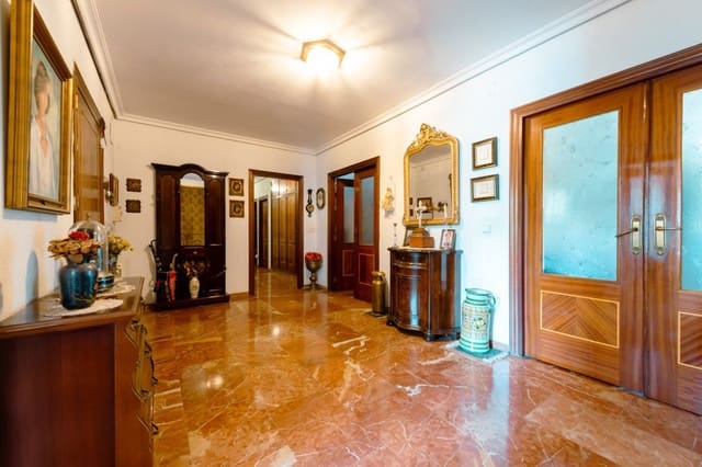 7 bedroom Villa for sale in Tomares with pool garage - € 690,000 (Ref: 7763700)