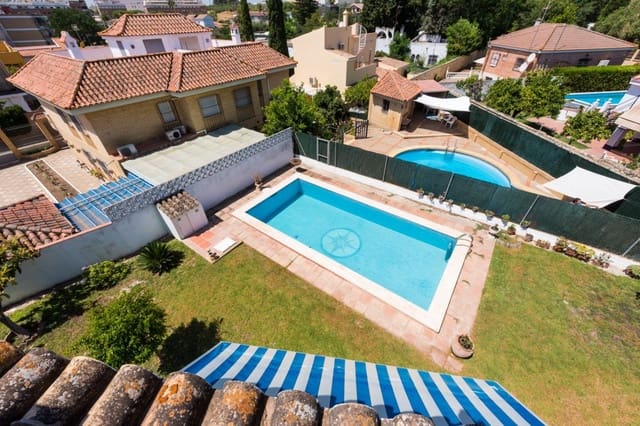 7 slaapkamer Villa te koop in Tomares met zwembad garage - € 690.000 (Ref: 7763700)