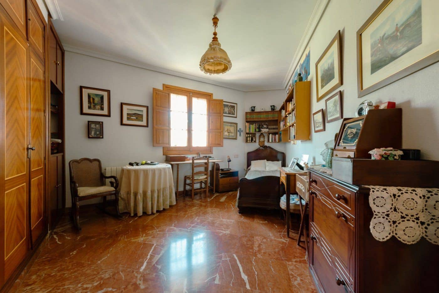 7 Zimmer Villa zu verkaufen in Tomares mit Pool Garage - 690.000 € (Ref: 7763700)