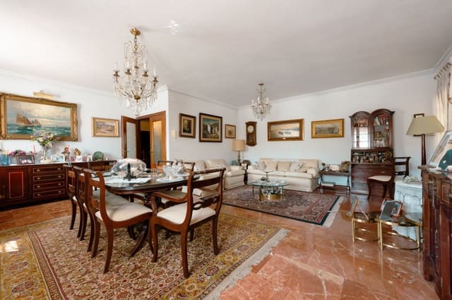 7 slaapkamer Villa te koop in Tomares met zwembad garage - € 690.000 (Ref: 7763700)