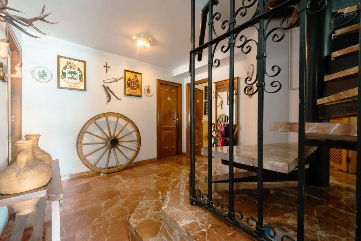 7 Zimmer Villa zu verkaufen in Tomares mit Pool Garage - 690.000 € (Ref: 7763700)