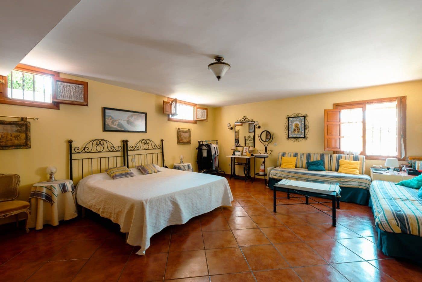 7 Zimmer Villa zu verkaufen in Tomares mit Pool Garage - 690.000 € (Ref: 7763700)