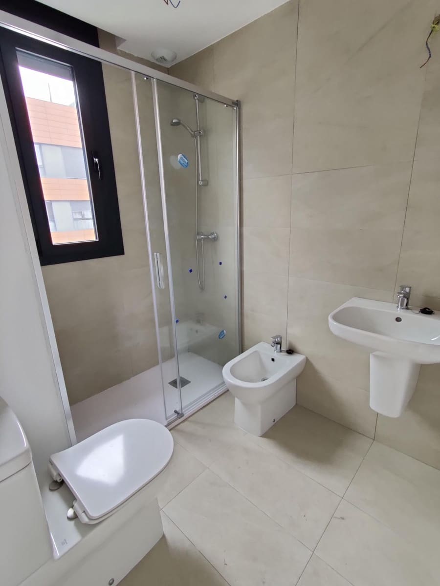 3 Zimmer Wohnung zu vermieten in Camas mit Pool Garage - 1.000 € (Ref: 7961960)