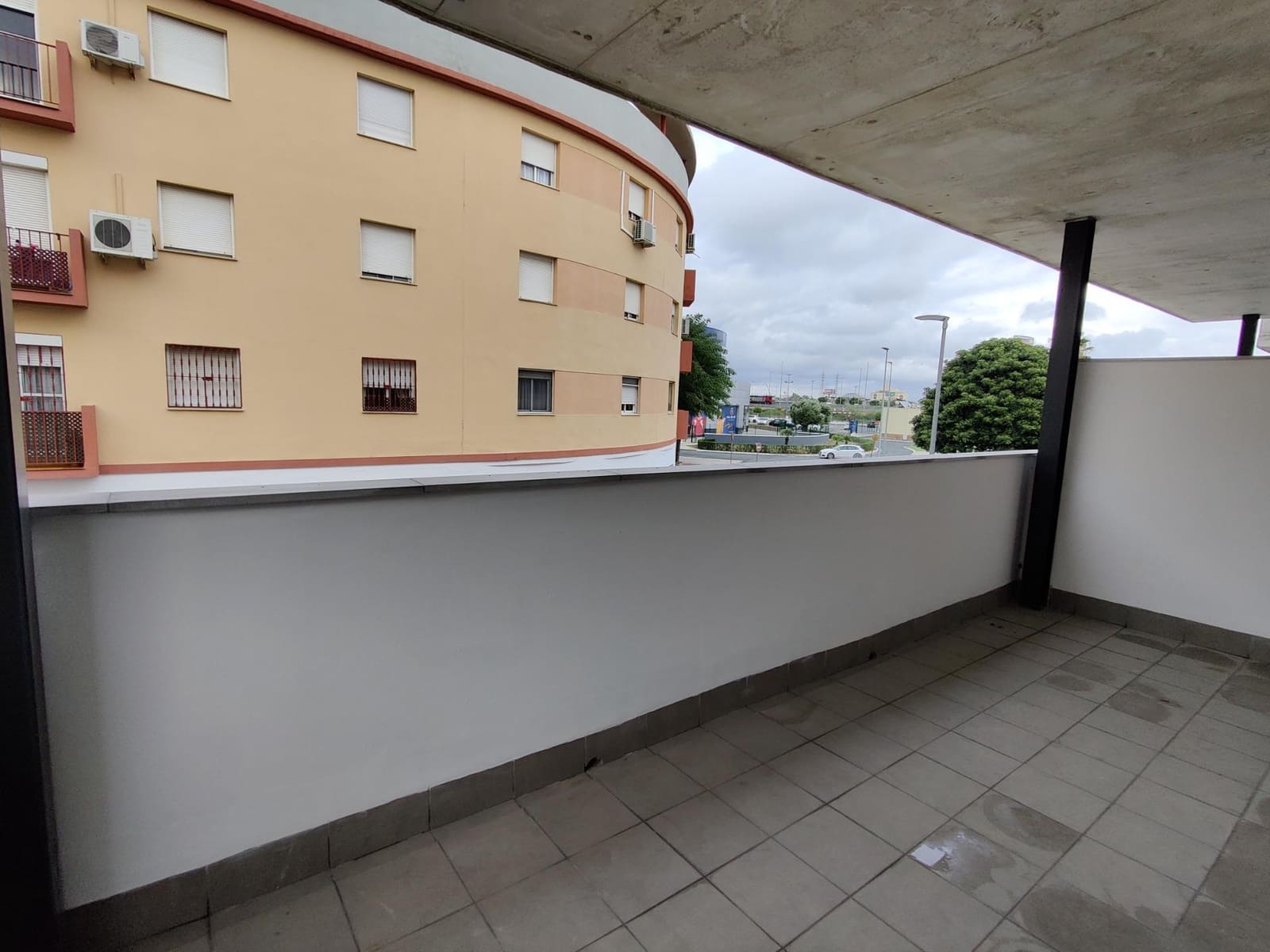 3 Zimmer Wohnung zu vermieten in Camas mit Pool Garage - 1.000 € (Ref: 7961960)
